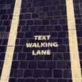 Text_walking_lane_پیاده رو مخصوص کاربران گوشی