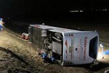 واژگونی اتوبوس در یزد
