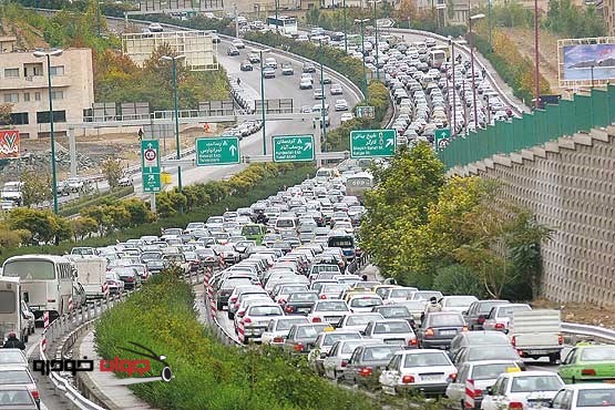 تعداد خودروهای تهران ۸ برابر طرفیت معابر/ نیاز به ظرفیت های مردمی در کنترل ترافیک