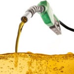 یک لیتر بنزین را در حضور نهادها و افراد غیر دولتی تست کیفیت کنید