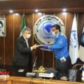 امضا تفاهم نامه همکاری بین ایران خودرو و جهاد دانشگاهی