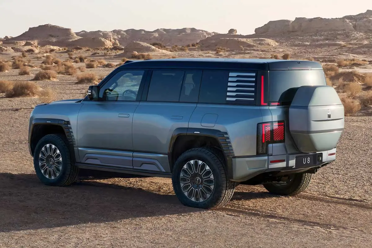بی وای دی U8