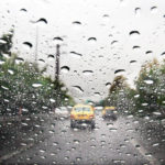 اقدامات لازم رانندگی در شرایط آب و هوای بارانی