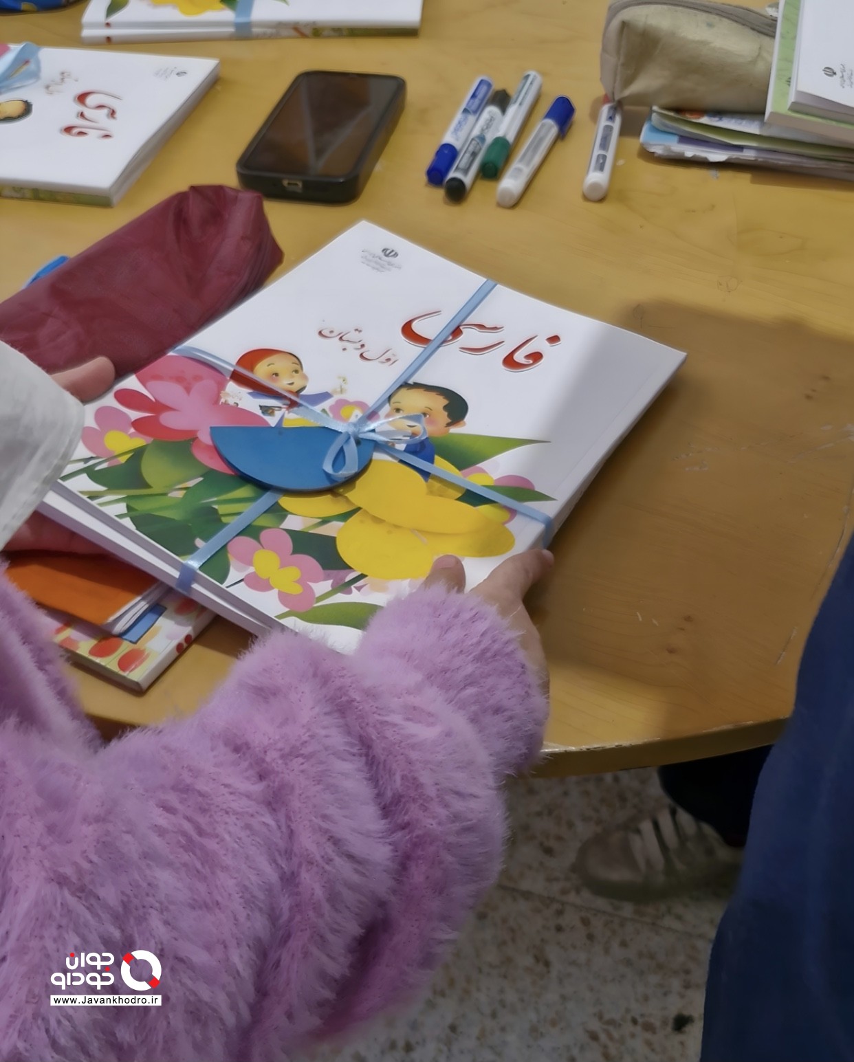 بازدید لوکانو از مدرسه صبح رویش